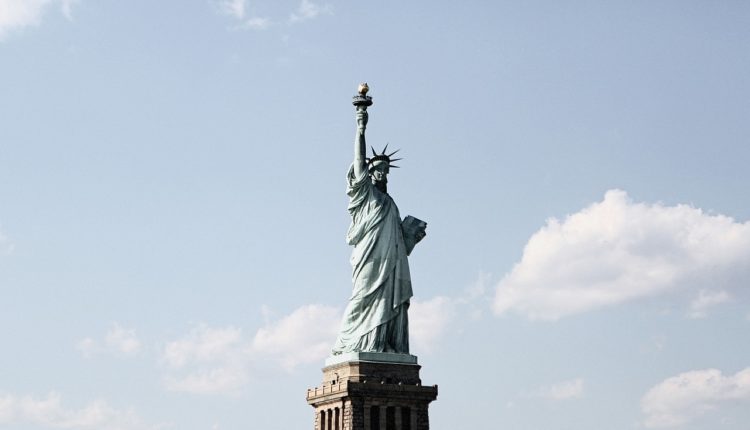 statue-of-liberty-centered